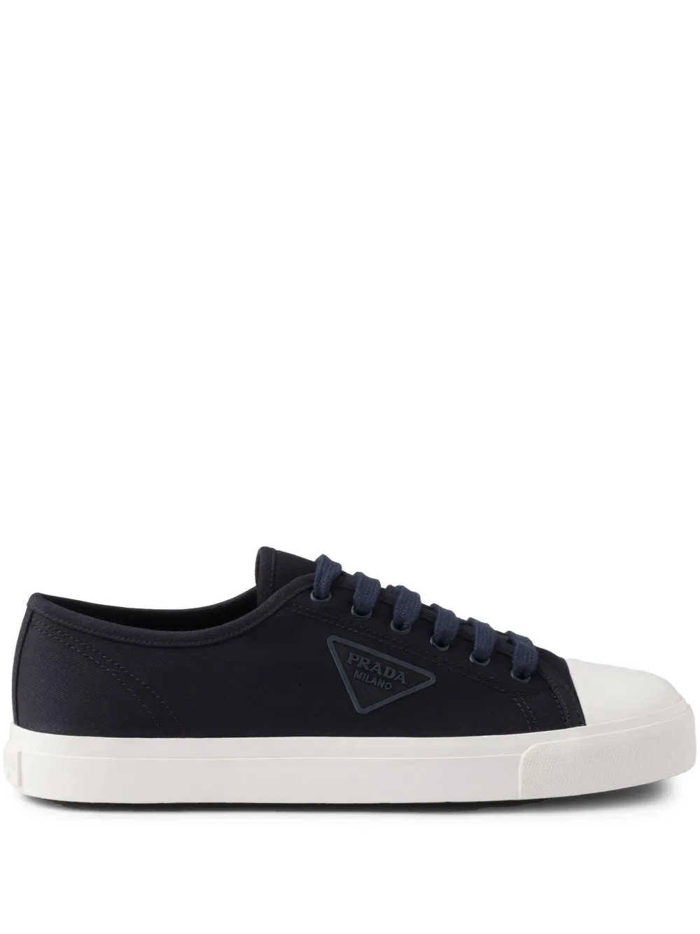 Prada Sneakers met triangel logo Blauw