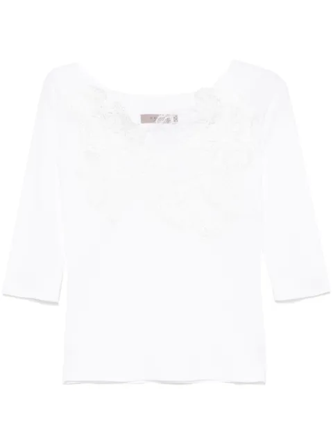 D.Exterior lace-panelling top