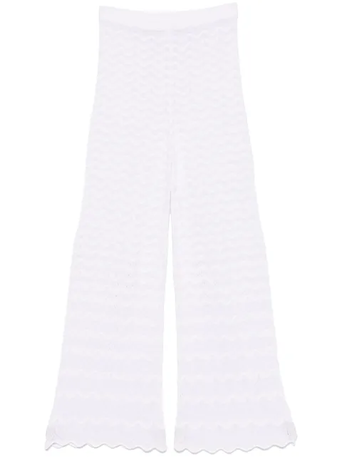 D.Exterior chevron-knit trousers