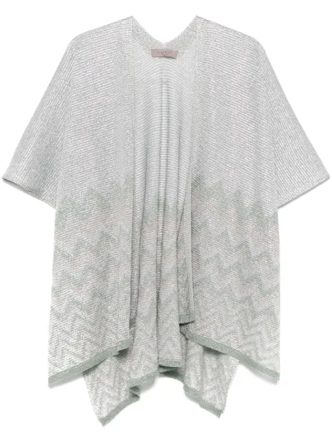 D.Exterior chevron-knit poncho