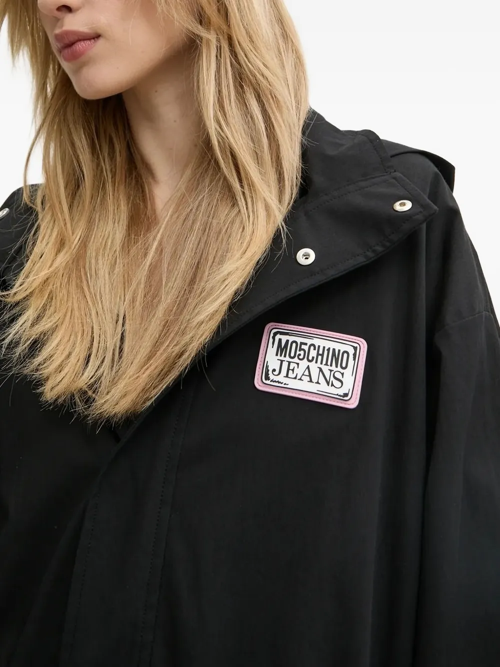 MOSCHINO JEANS logo-patch hooded jacket Zwart