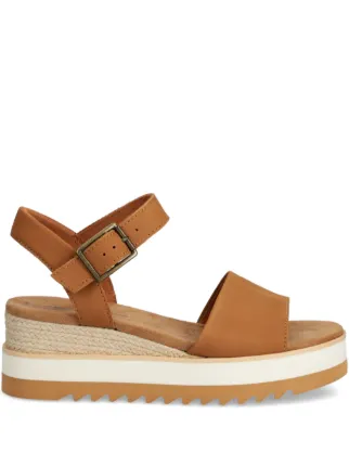 Toms