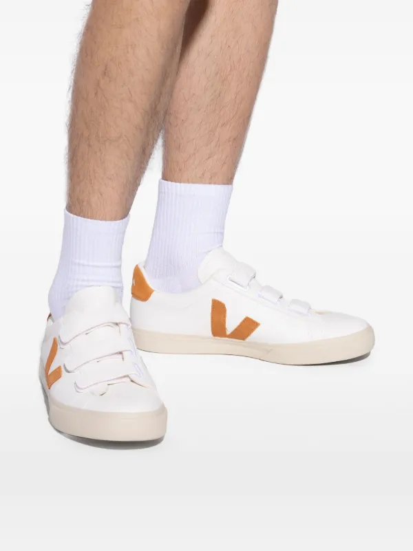 VEJA Recife レザースニーカー | ホワイト | FARFETCH JP