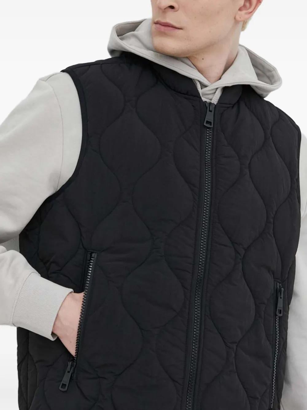 Hugo Boss Quilted Zip Gilet In Black