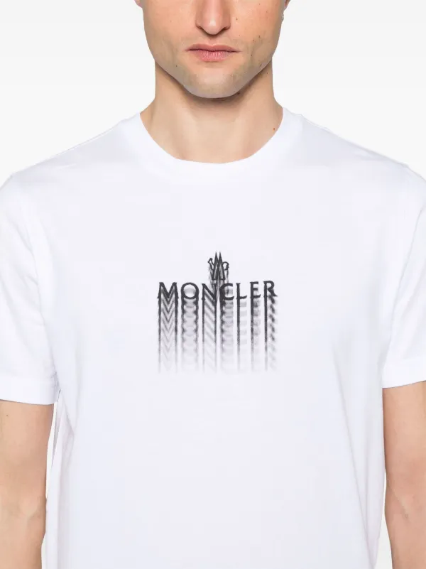 【関税＆送料込み】Moncler Logo Cotton T-Shirt MONCLER Logo-Appliquéd Cotton-Jersey T-Shirt for Men | MR PORTER