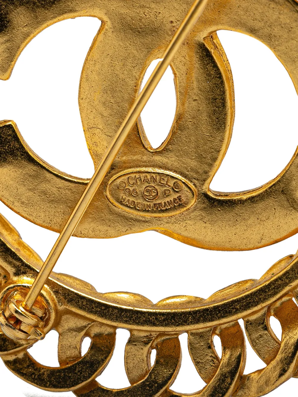 Pre-owned Chanel 1996 Gold Plated Cc Chain Brooch Costume Brooch