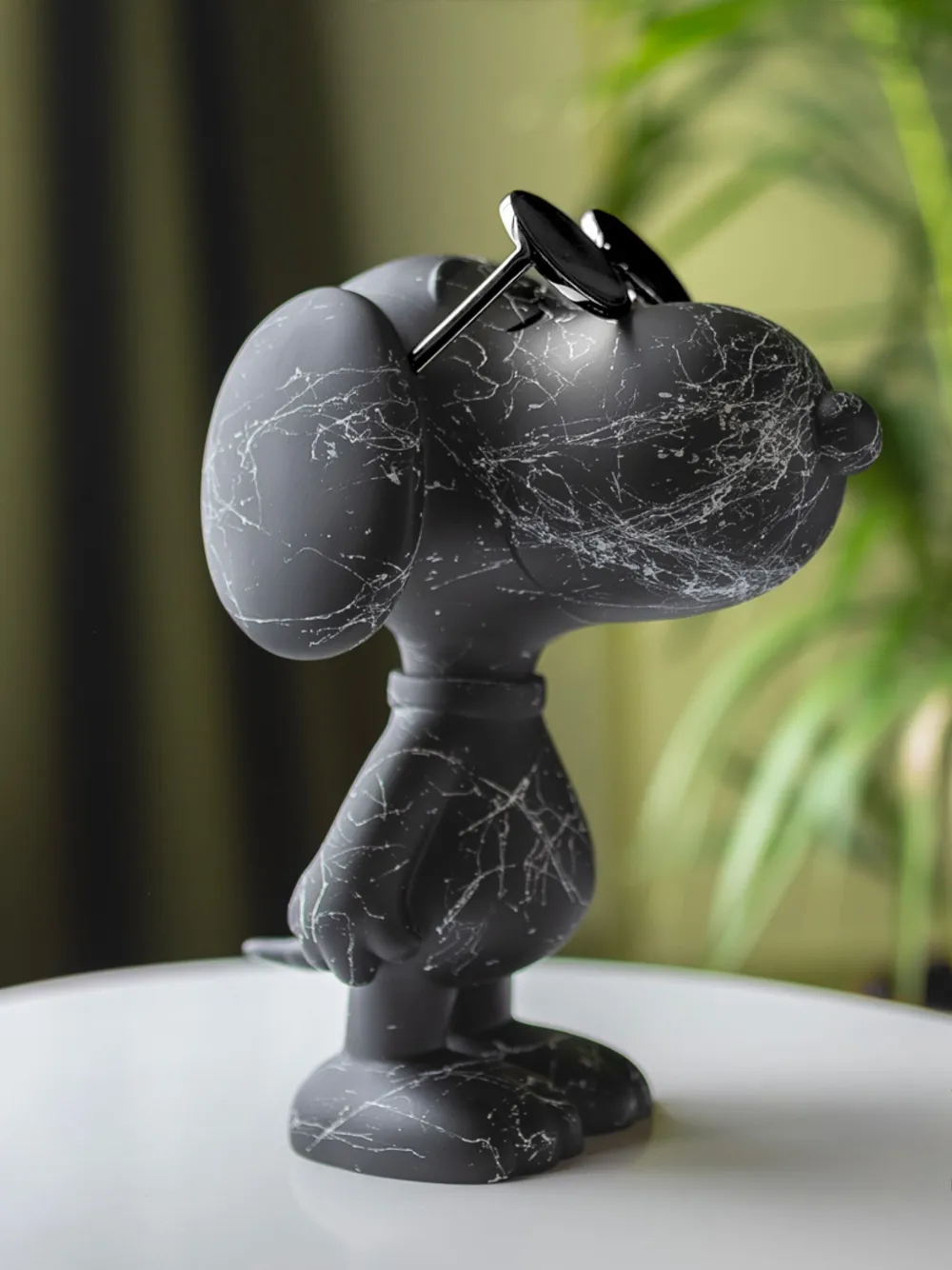 Leblon Delienne Snoopy Skulptur In Schwarz