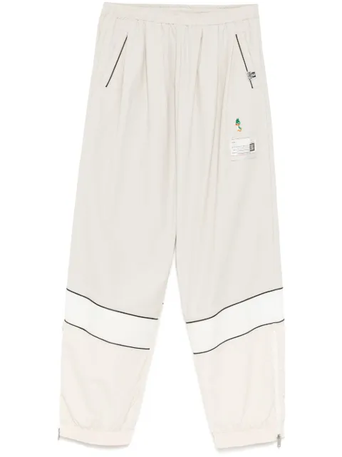 Maison MIHARA YASUHIRO pants con detalle bordado