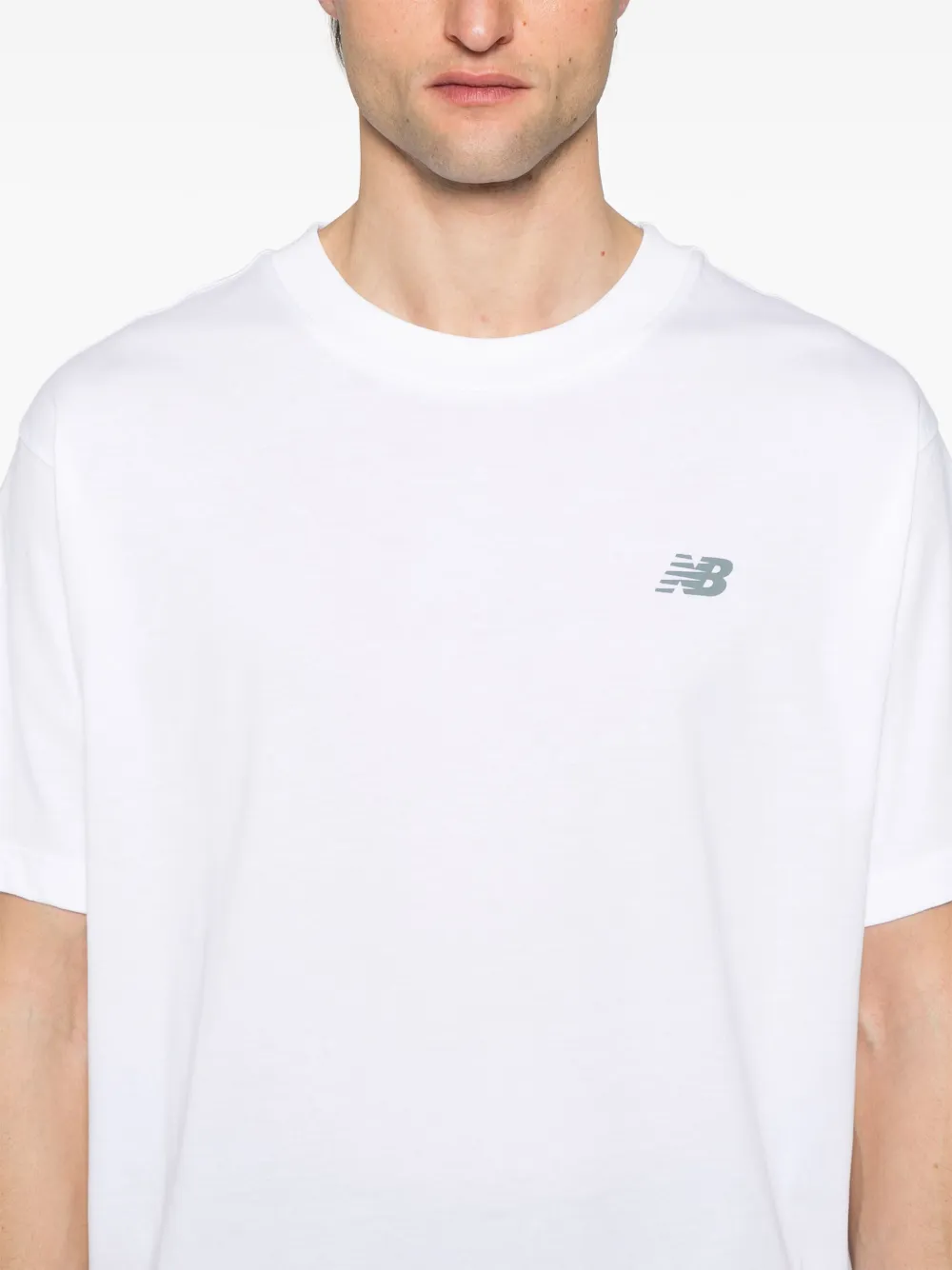NEW BALANCE SPORT ESSENTIALS LOGO T-SHIRT