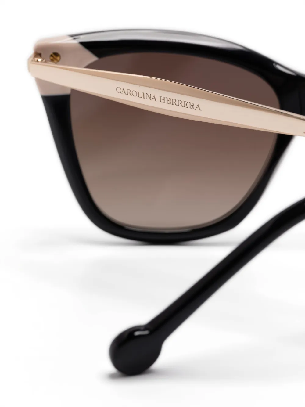 Carolina Herrera Zonnebril met vlinder montuur Zwart