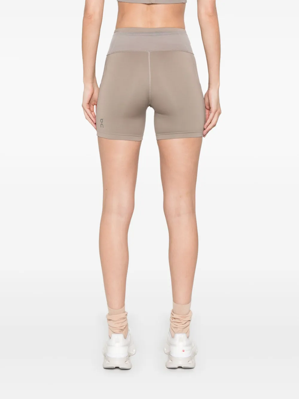 On Running Hardloopshorts met reflecterend logo Bruin