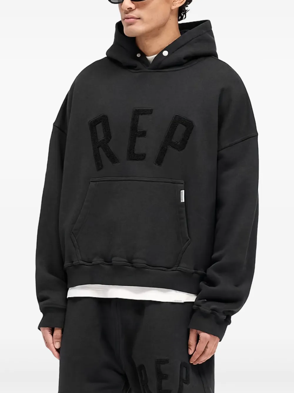 Represent Hoodie met REP-applicatie Zwart