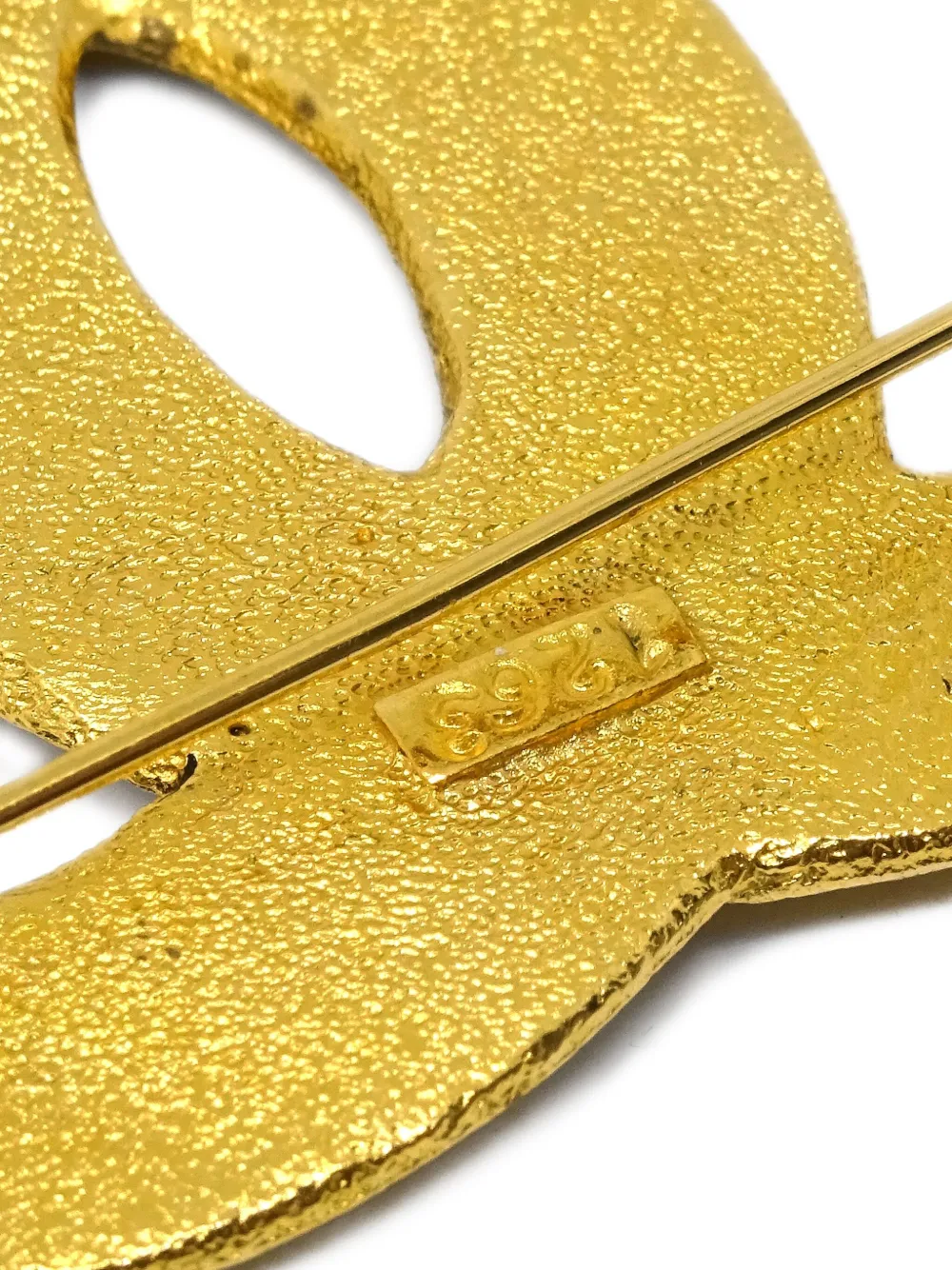 CHANEL Pre-Owned 1990-2000's CC brooch | Image 2