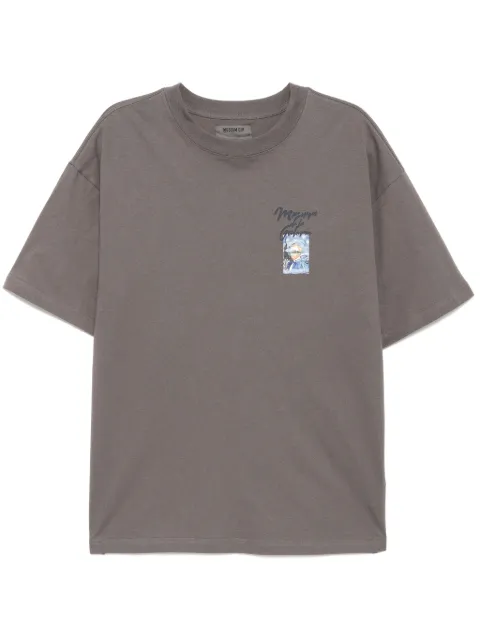 Musium Div. playera con estampado gráfico