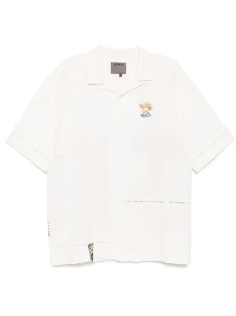 Musium Div. camisa con logo bordado
