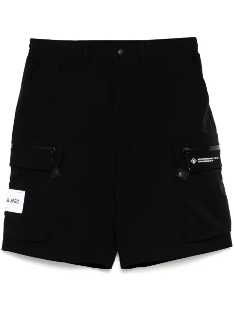 izzue logo-patch cargo shorts