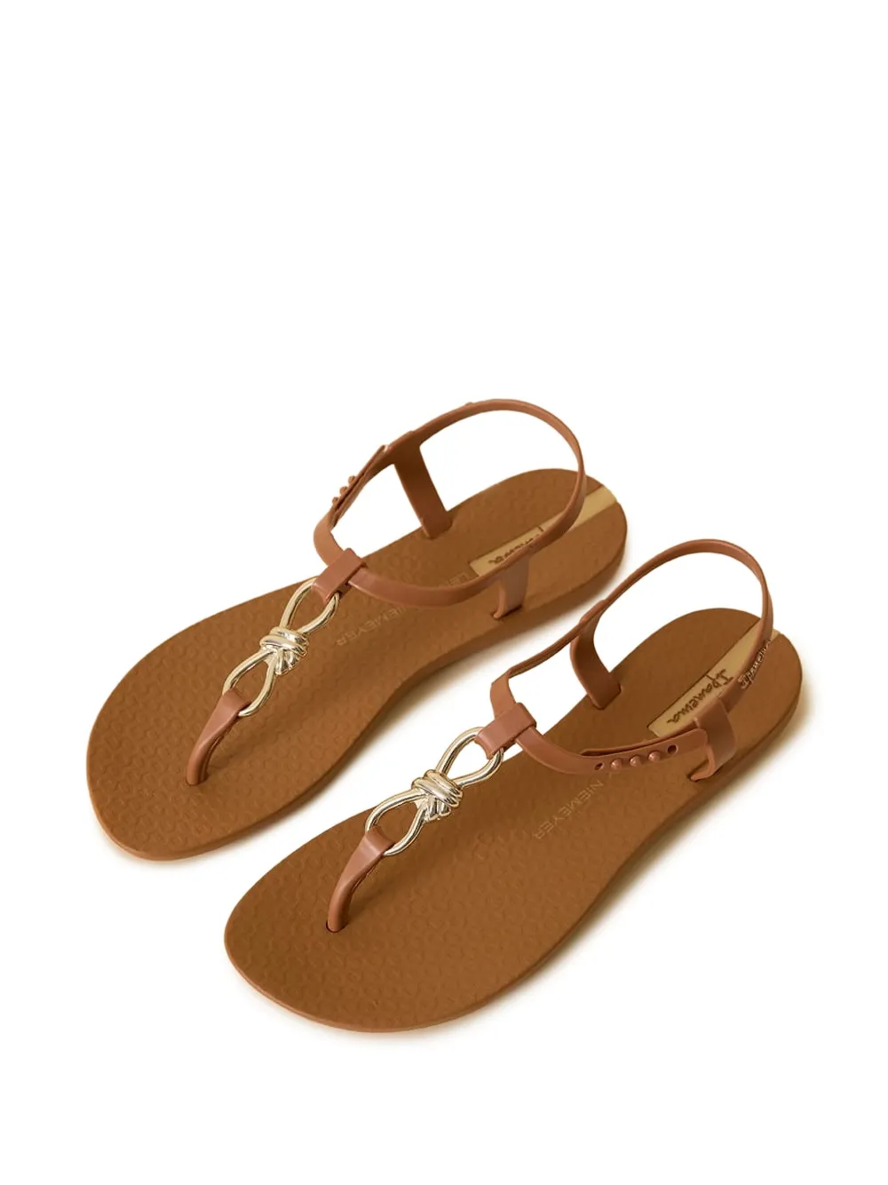Lenny Niemeyer Sandália x Ipanema com detalhe de corrente | Sandals | Image 2