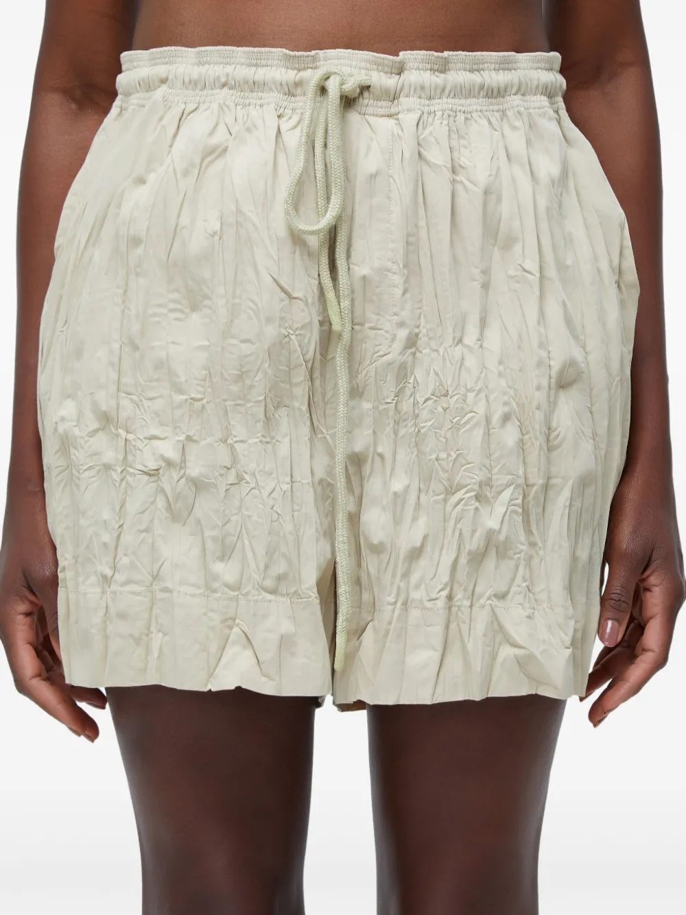 Osklen Gekreukte shorts Beige