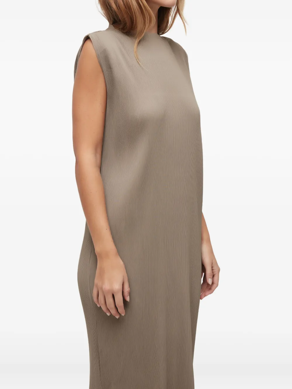 Osklen robe sans manches à design plissé | tons neutres | Image 1