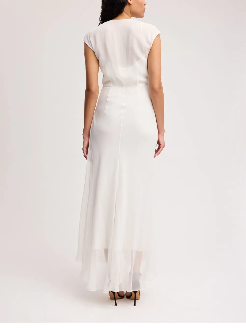 Alejandra Alonso Rojas Gedrapeerde chiffon jurk Beige
