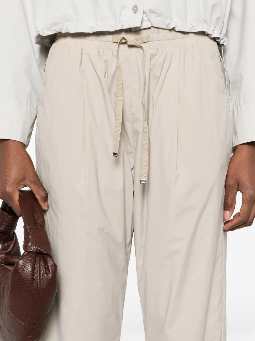Herno Broek met toelopende pijpen Beige