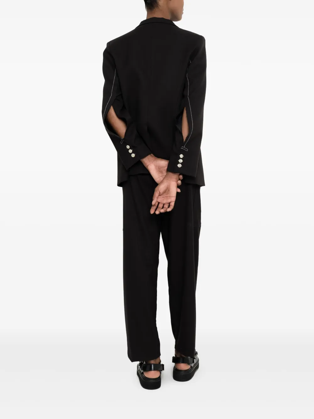 Uma | Raquel Davidowicz Enkele rij knopen blazer met split in de mouwen Zwart