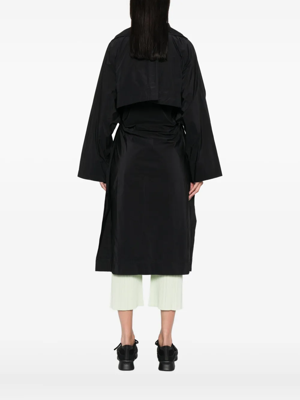 Issey Miyake Trenchcoat met ceintuur Zwart