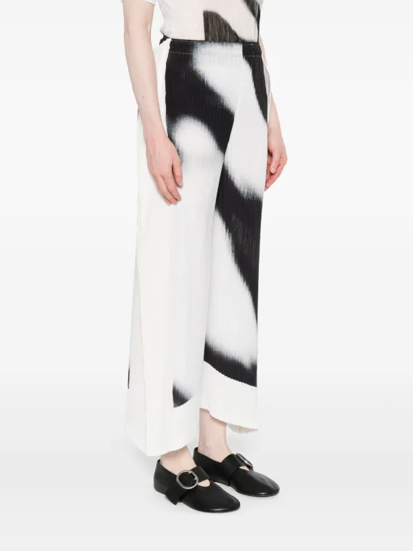 Issey Miyake Shadow Study パンツ | ホワイト | FARFETCH JP