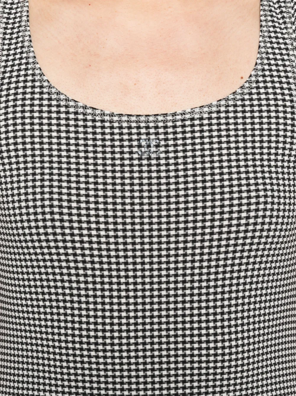 Pre-owned Chanel 2008 Sleeveless Top In Black