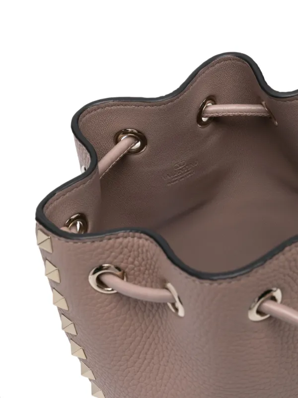 バッグ・カバンその他 Valentino Garavani ROCKSTUD VALENTINO GARAVANI BUCKET BAG Valentino Garavani Rockstud Grainy Calfskin Bucket Bag