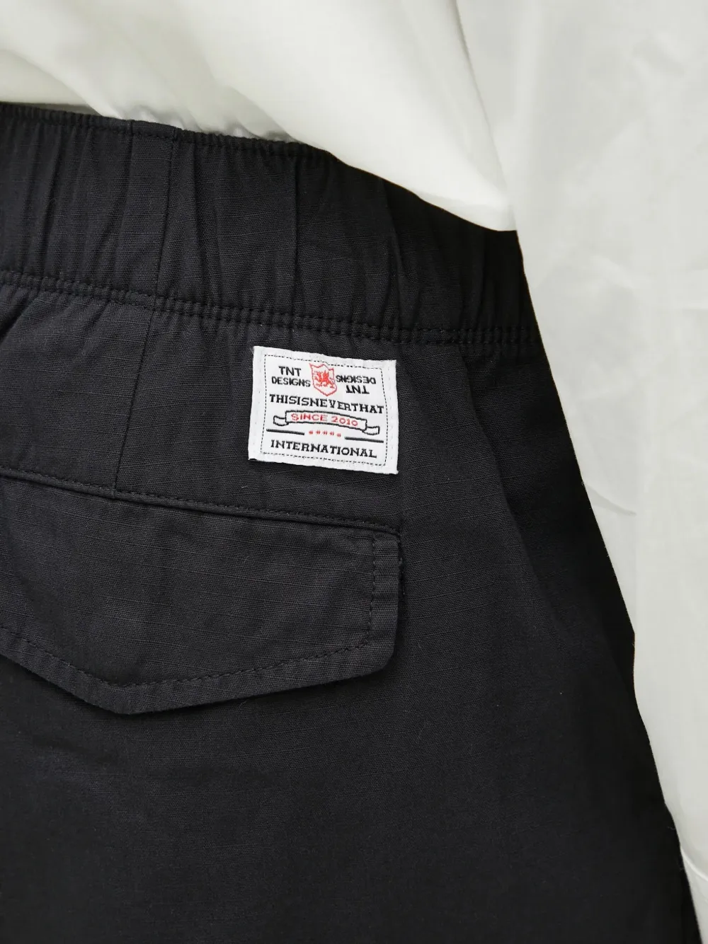 This Is Never That Cargo broek met logopatch Zwart