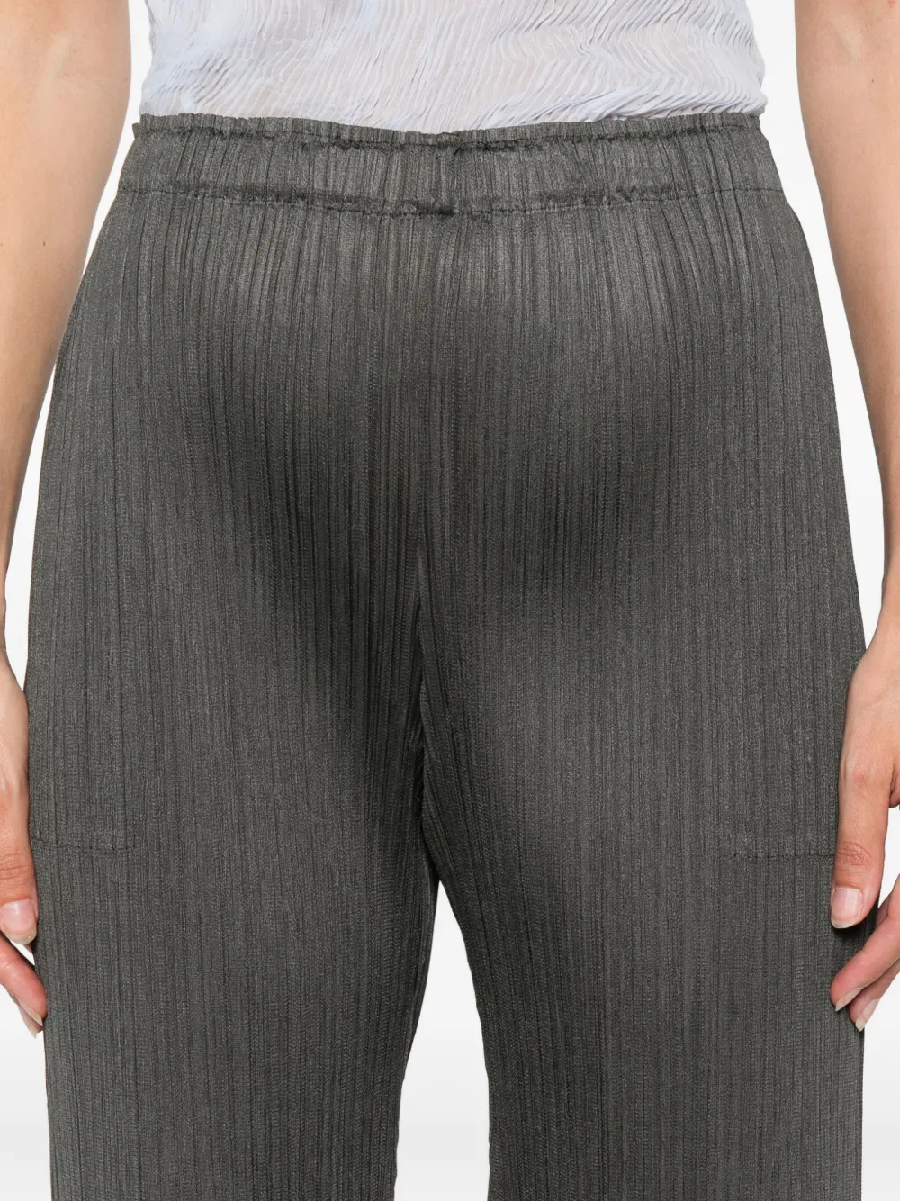 Pleats Please Issey Miyake Geplooide shorts met elastische taille Grijs