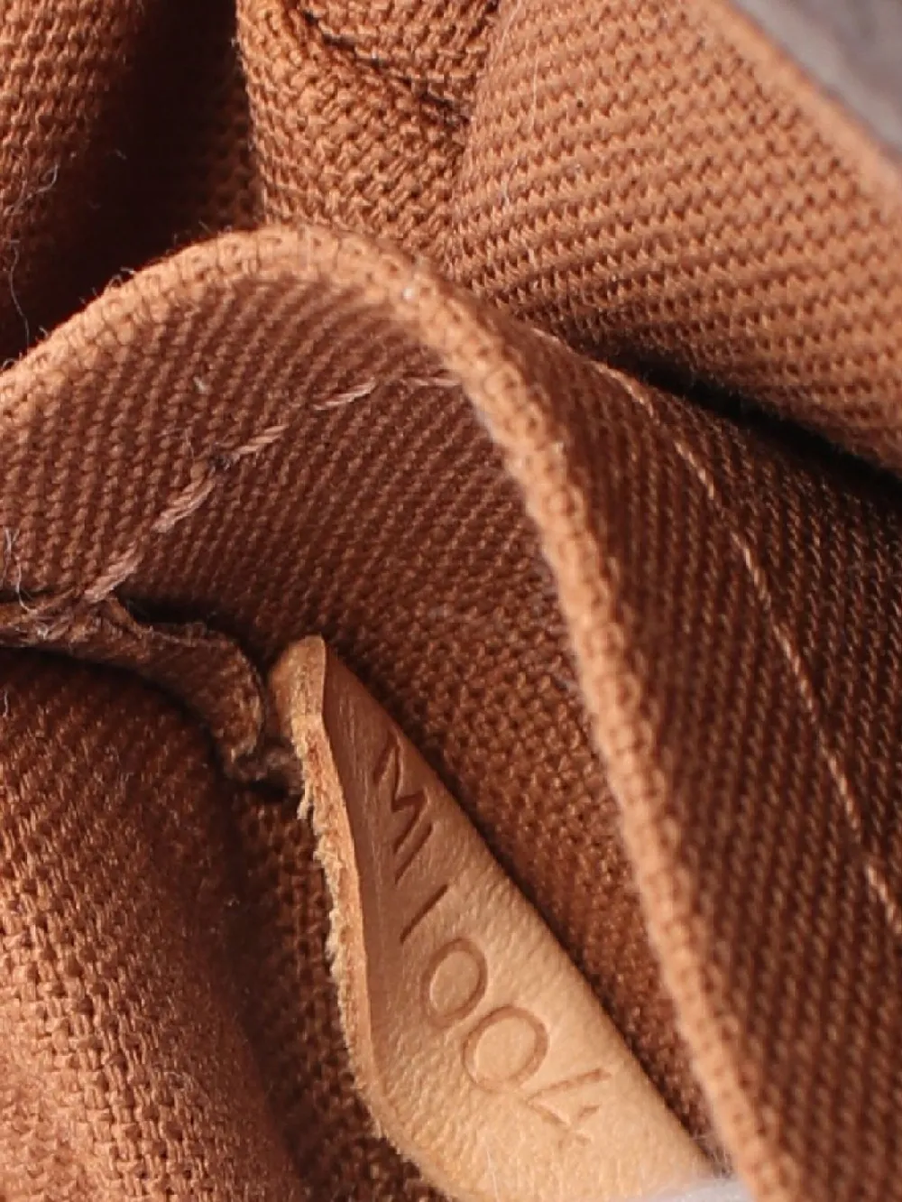 Pre-owned Louis Vuitton 2004 Murrell Belt Bag In Brown