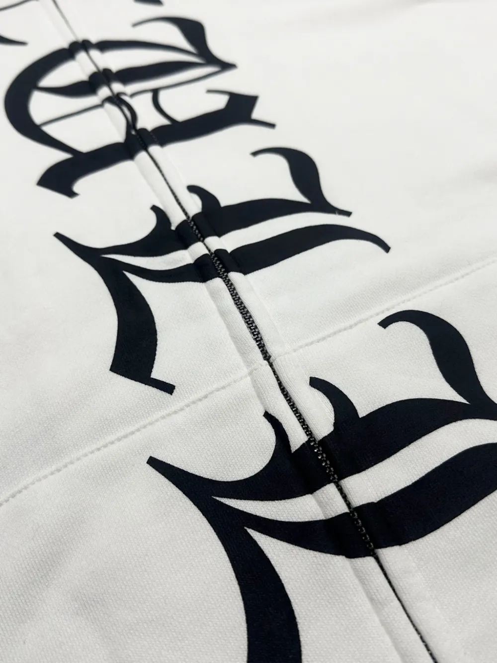Haculla Hoodie met gothische print en rits Wit