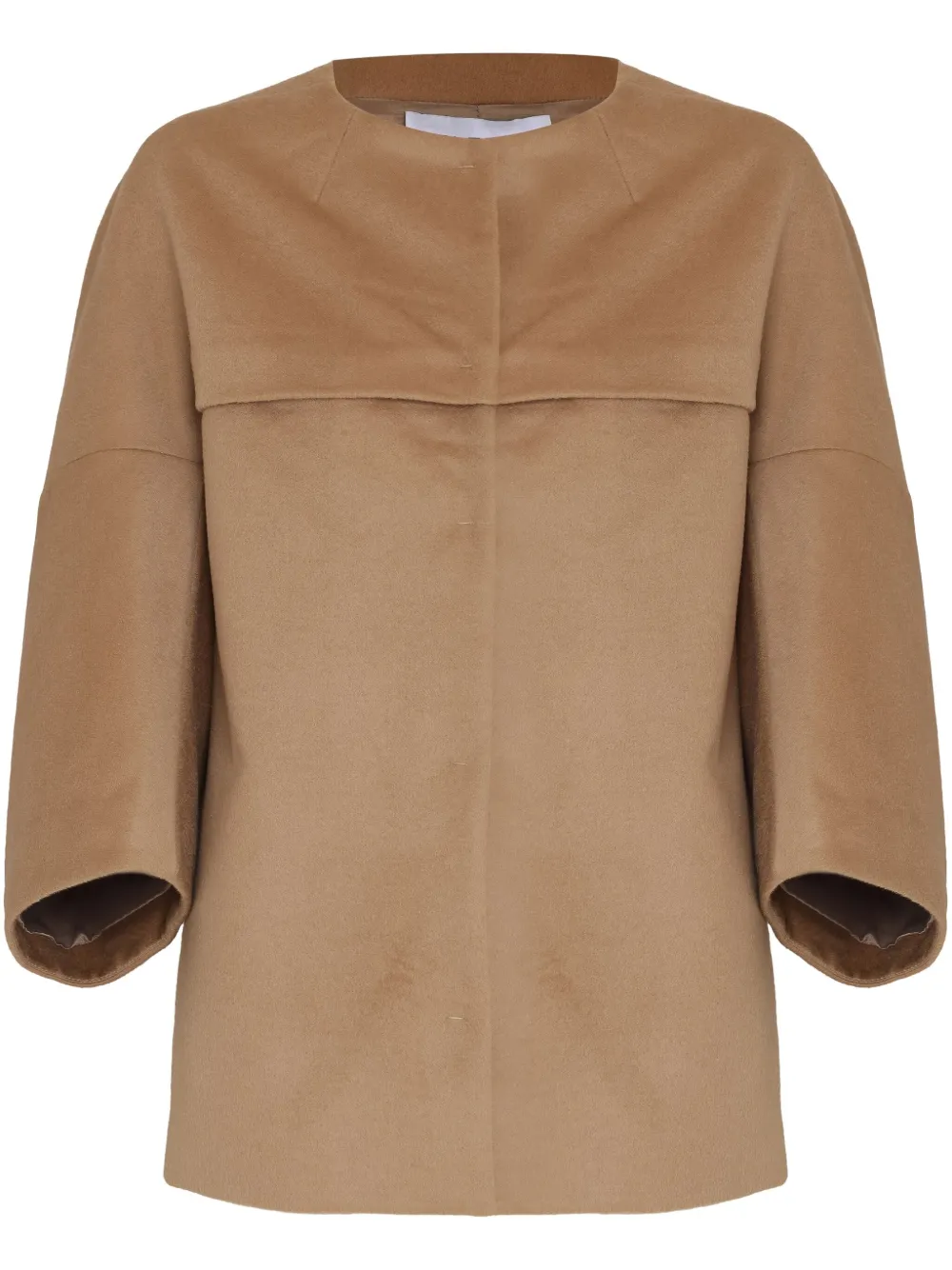 Gloria Coelho Jas met cape Bruin