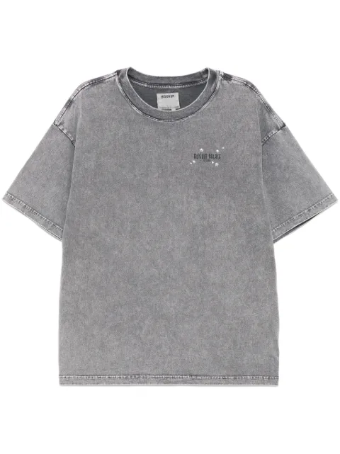 Musium Div. playera con logo estampado