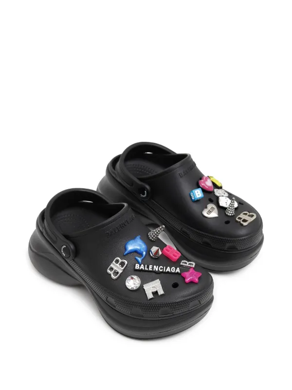 関税負担なし☆BALENCIAGA ウィメンズ Crocs ミュール Jibbitz Balenciaga x Crocs Jibbitz Mules | Black | FARFETCH
