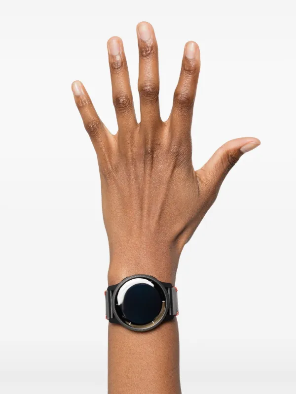 Garmin Venu® 2 42mm 腕時計 | ブラック | FARFETCH JP