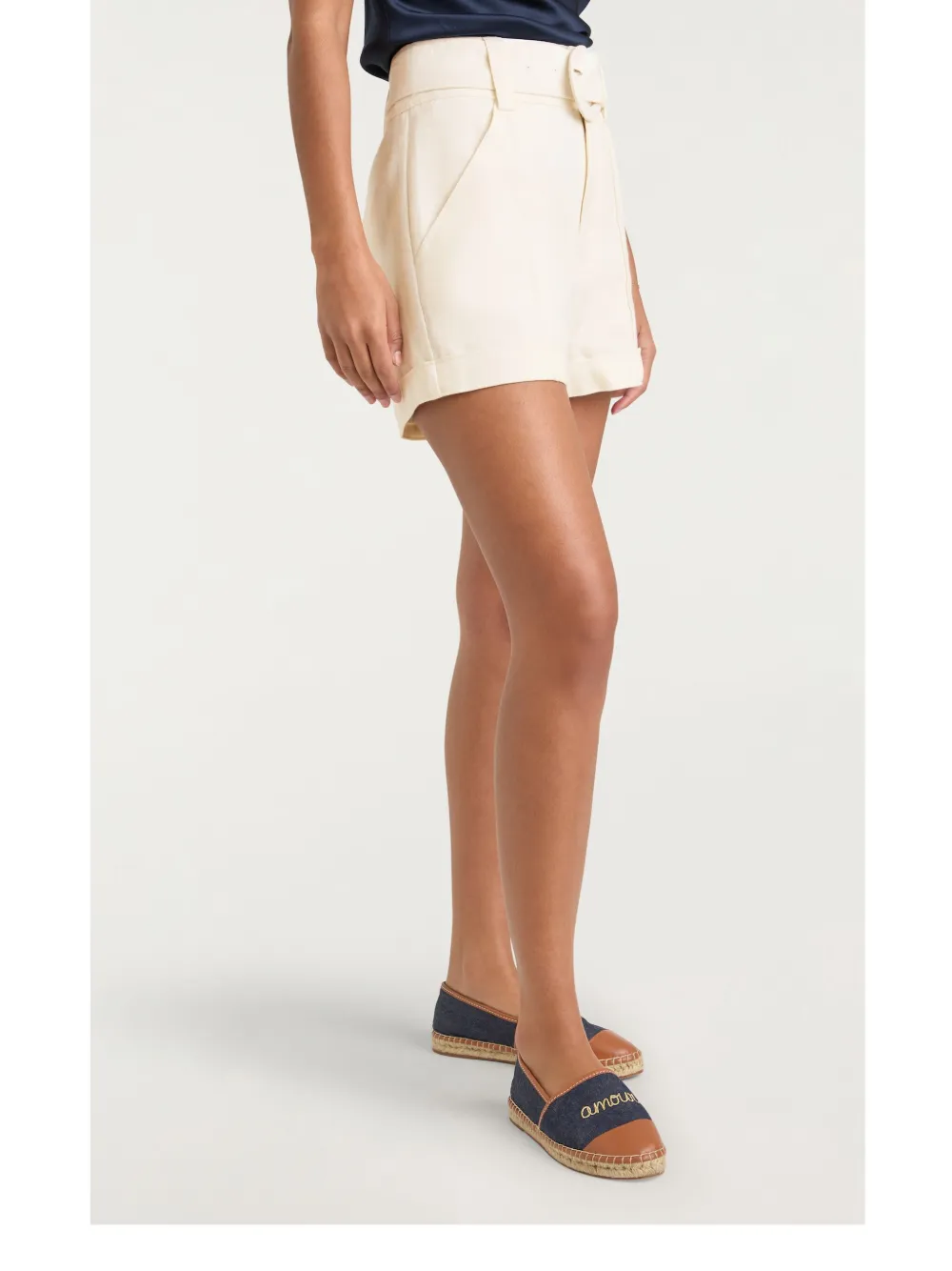 Cinq A Sept Shorts met ceintuur Wit