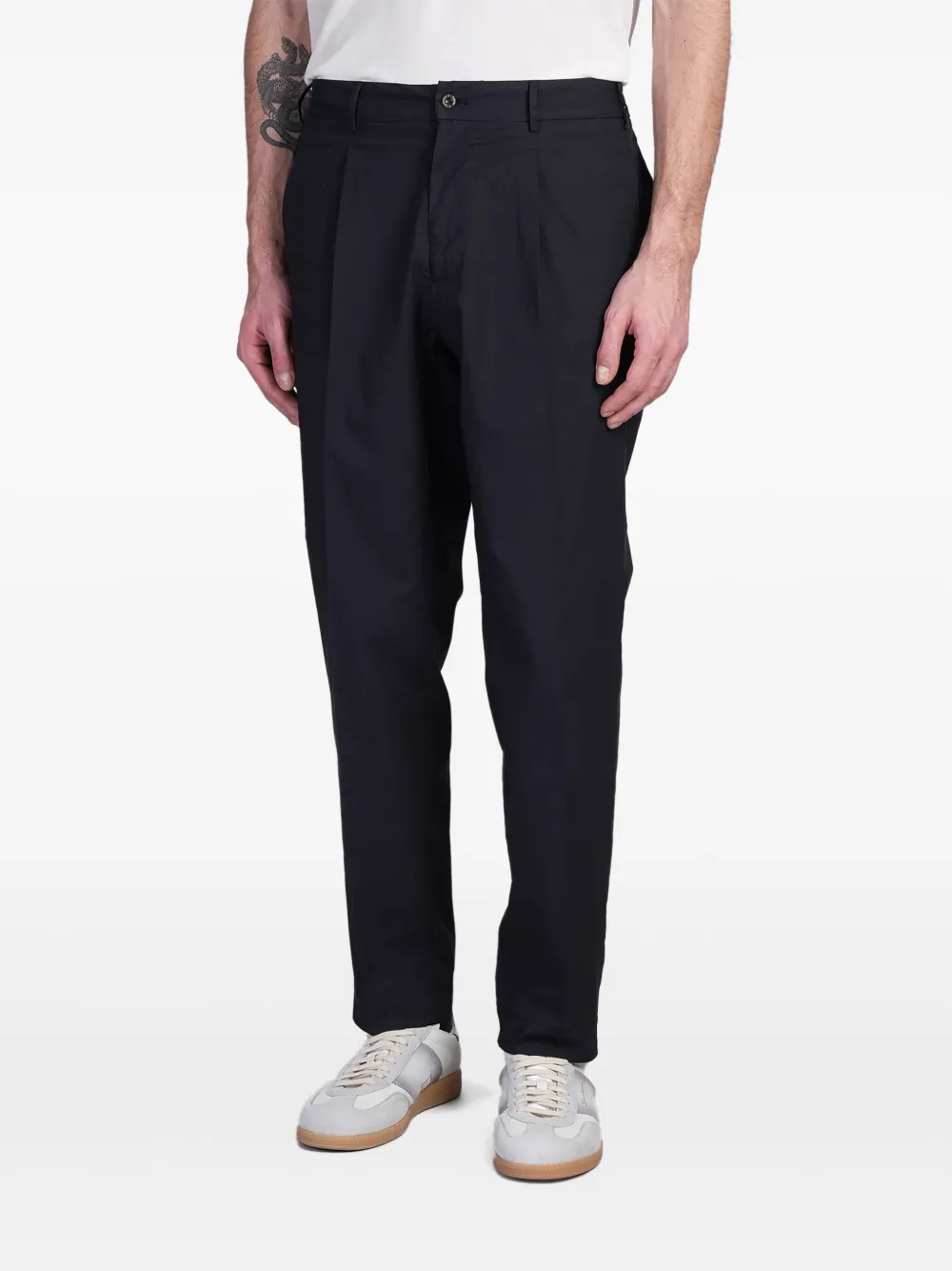 straight-leg trousers