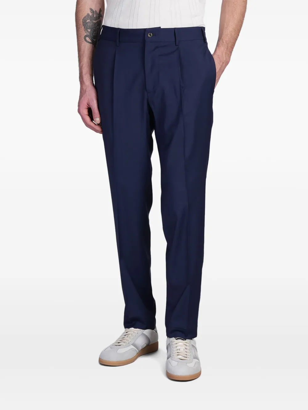 straight-leg trousers