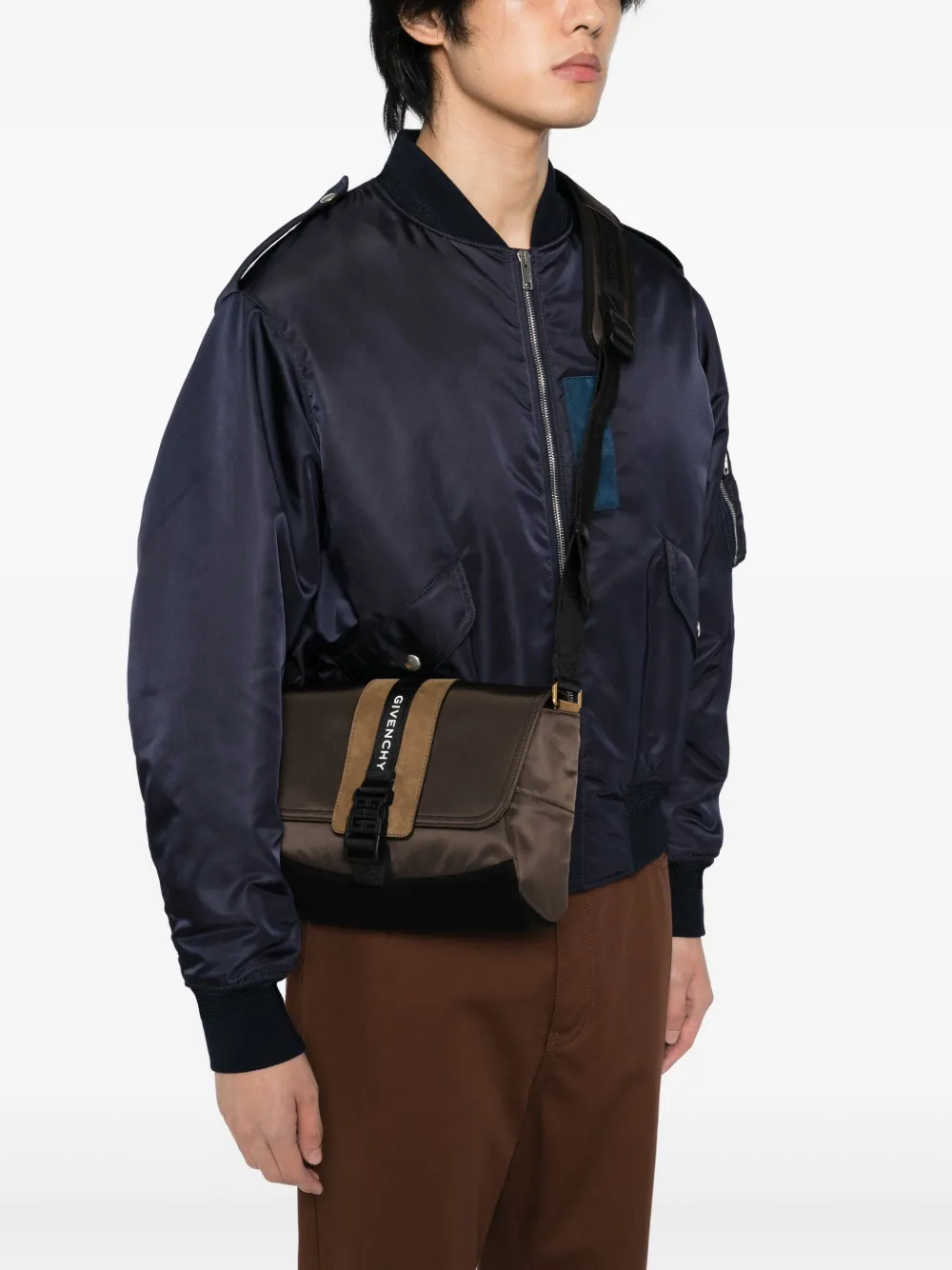 Givenchy logo-plaque buckle shoulder bag | Image 2