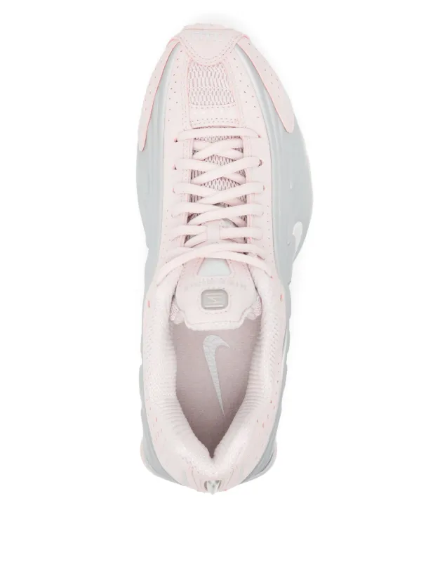 Nike Shox R4 スニーカー | ピンク | FARFETCH JP