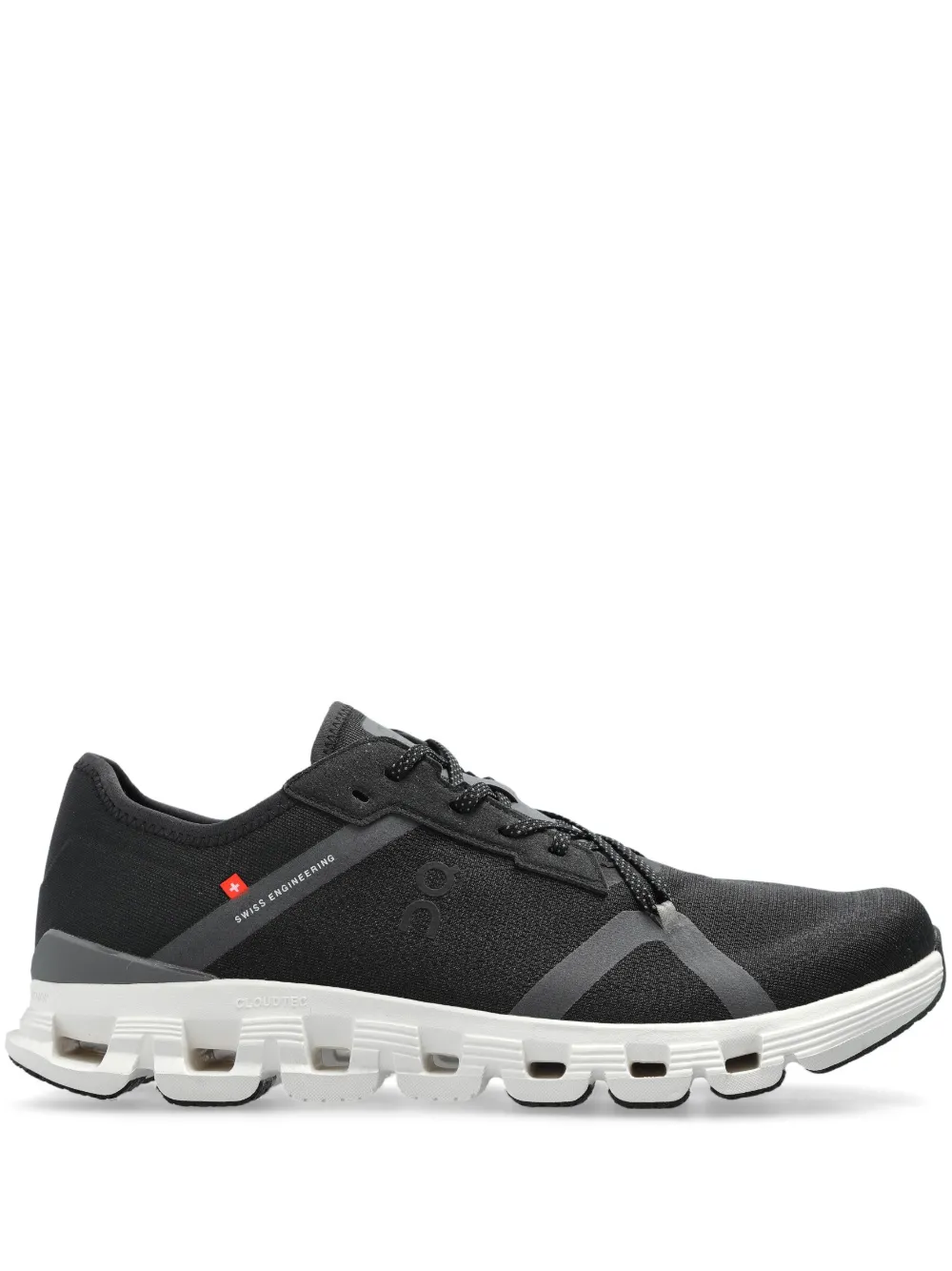 On Running Cloud X 4 trainers Black