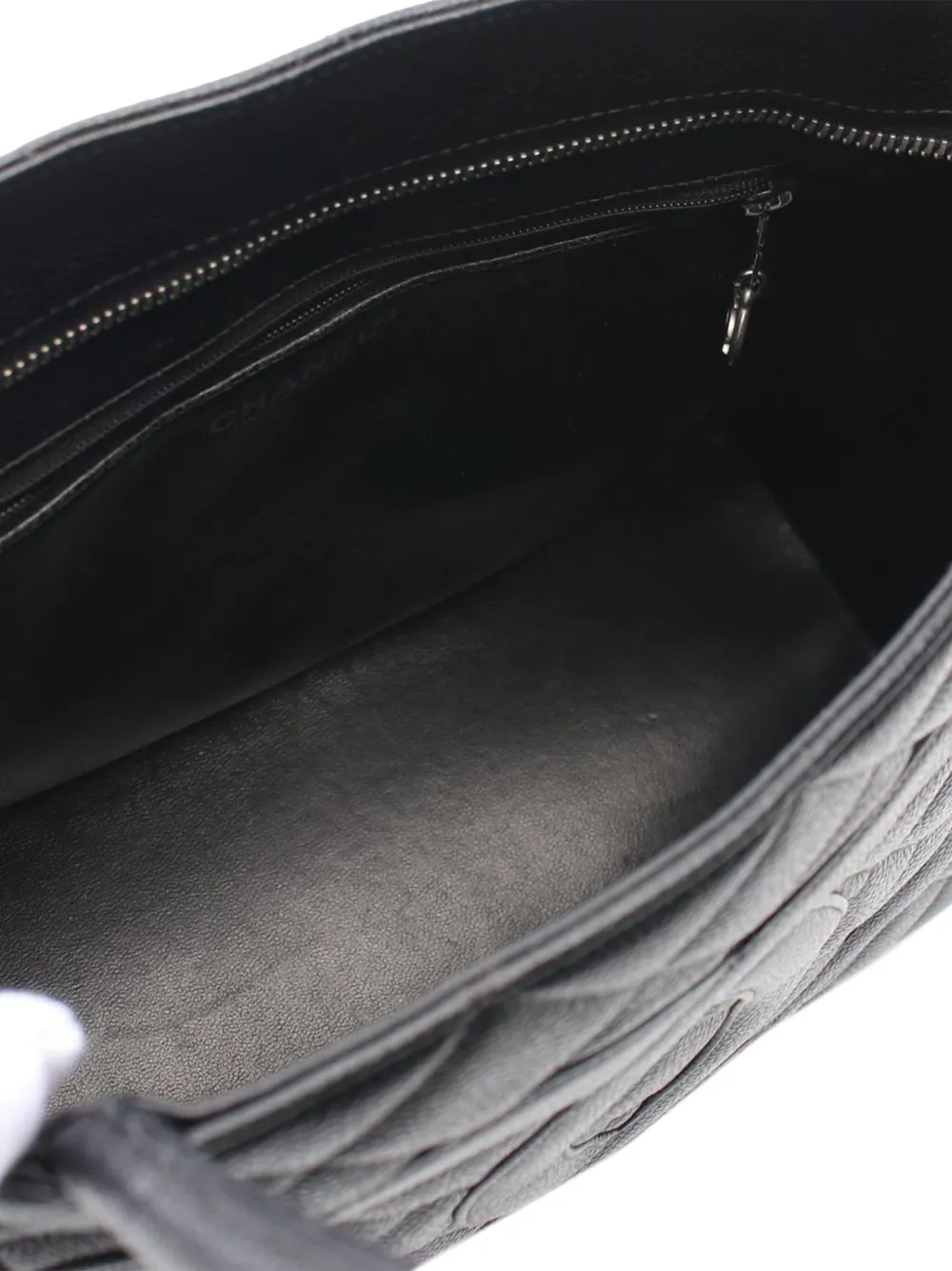 Pre-owned Chanel 2000-2002 Caviar Medallion Tote Bag In Black