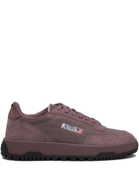 Autry tenis con parche del logo