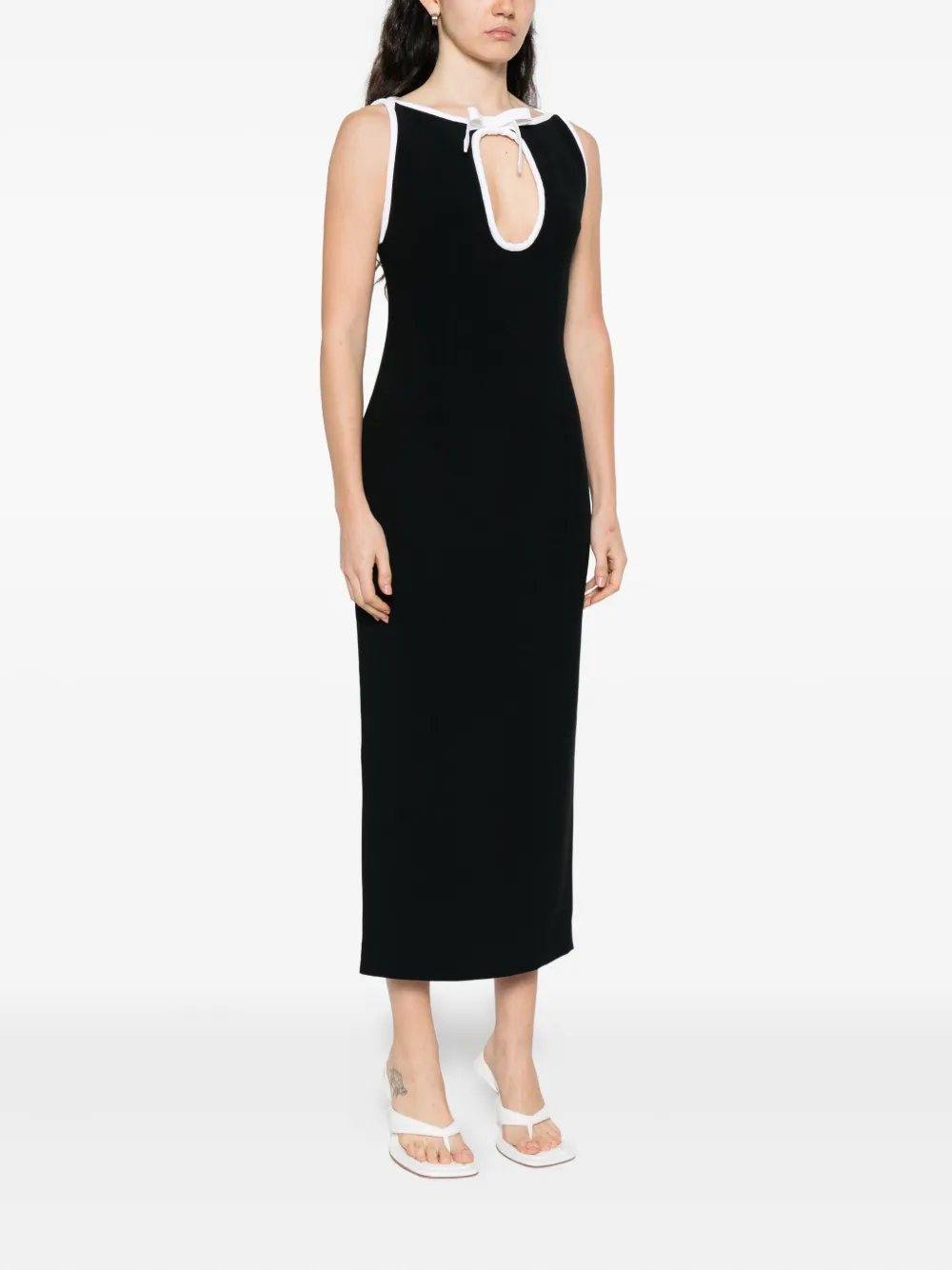 Rowen Rose keyhole-neck sleeveless midi dress Zwart