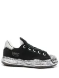 Maison MIHARA YASUHIRO low-top sneakers - Black
