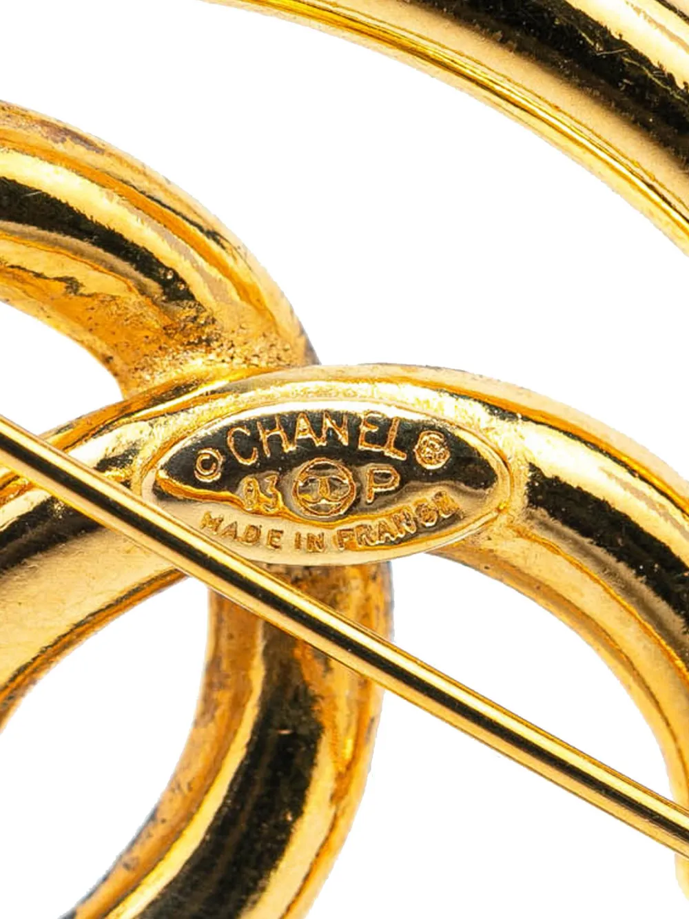 Pre-owned Chanel 2003 Gold Plated Cc Brooch Costume Brooch In 金色