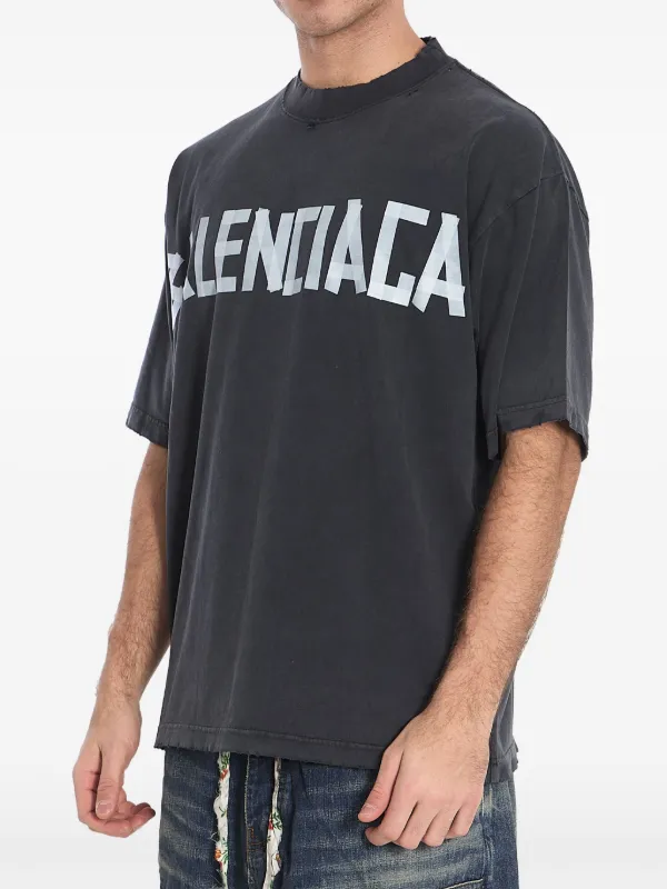 【BALENCIAGA】バレンシアガ/Tape Type t-shirt /要在庫確認 Balenciaga Tape Type T-shirt | Black | FARFETCH